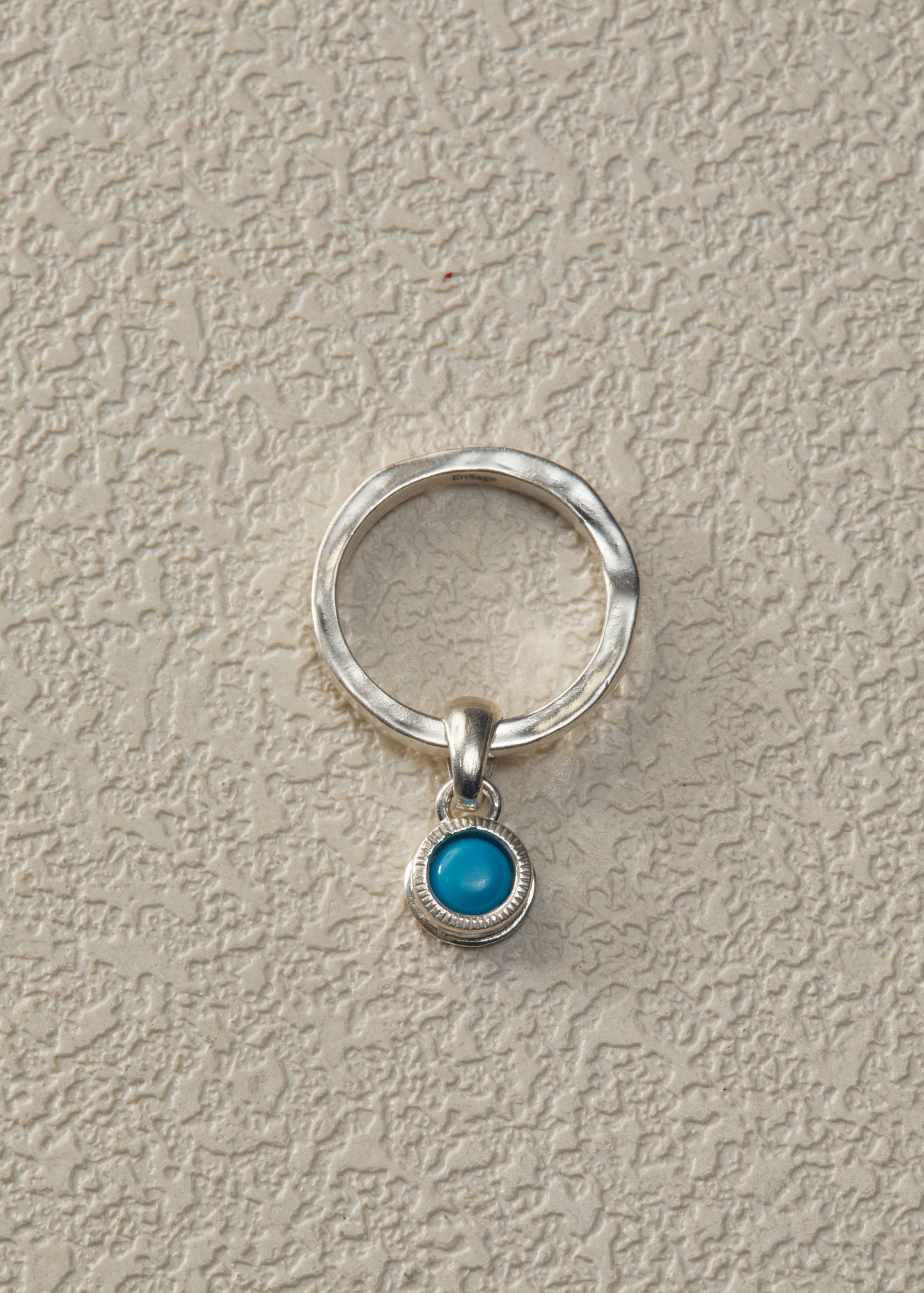 A Round Ball Ring