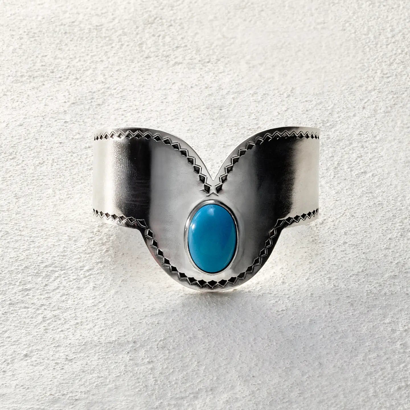 ensage-tokyo-ridge-cuff-925-sterling-silver-v-shape-peak-oval-turquoise-inlay-serrated-edges