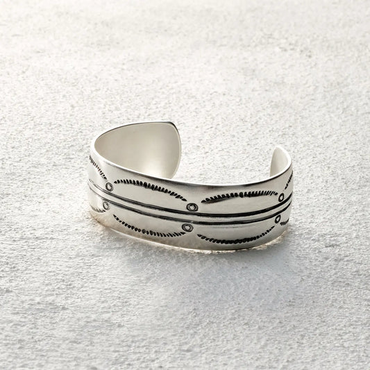 ensage-tokyo-flowline-cuff-925-sterling-silver-engraved-elliptical-patterns-oxidized-finish