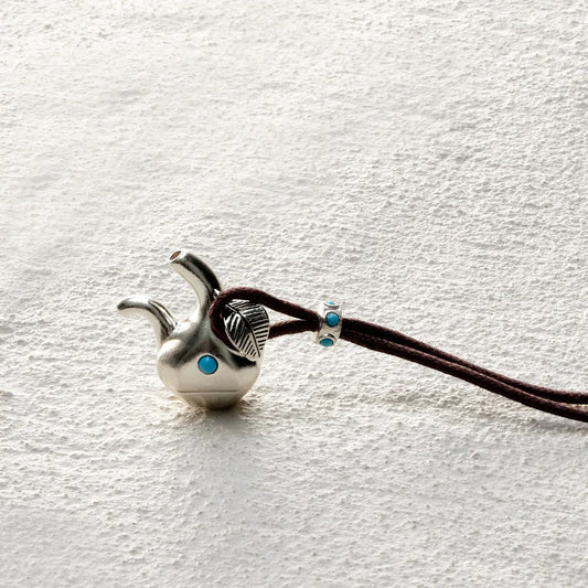 ensage-tokyo-leaf-of-the-wind-flask-necklace-925-sterling-silver-double-spout-vessel-leaf-charm-turquoise-clear-quartz