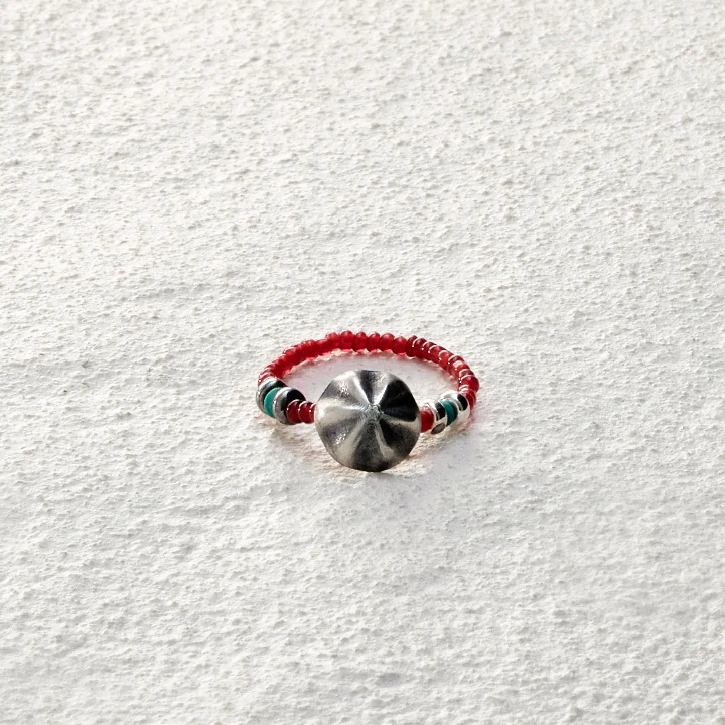 ensage-tokyo-nomads-pulse-ring-925-sterling-silver-red-glass-beads-turquoise-elastic-jewelry