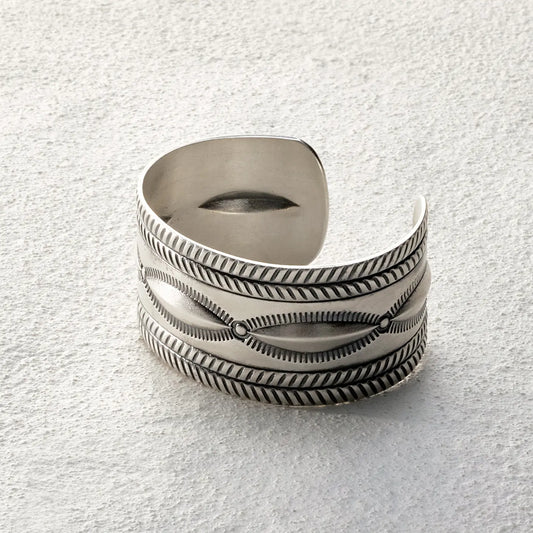 ensage-tokyo-origin-line-cuff-925-sterling-silver-rope-texture-eye-motif-oxidized-finish