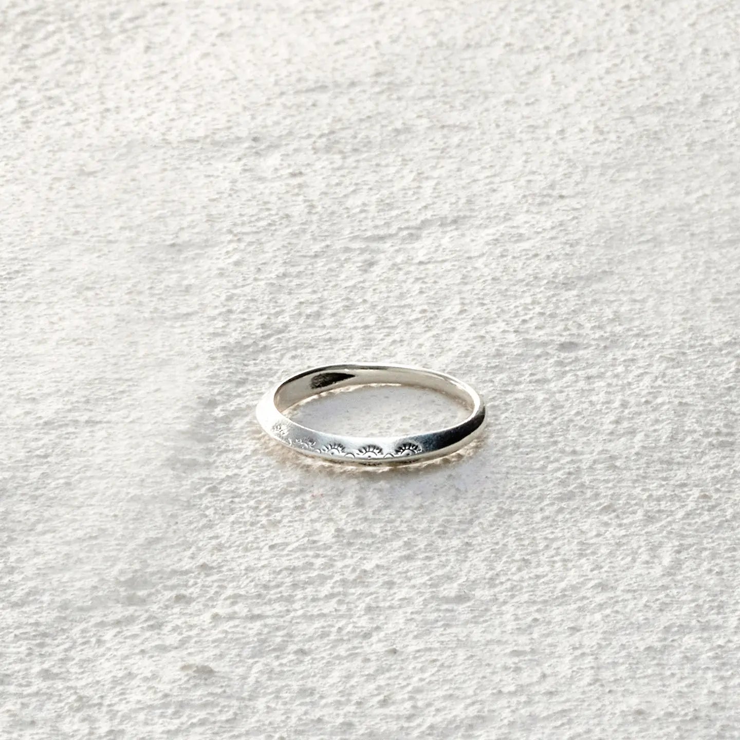 ensage-tokyo-soft-totem-ring-style-3-925-sterling-silver-ethnic-pattern-engraving-2mm