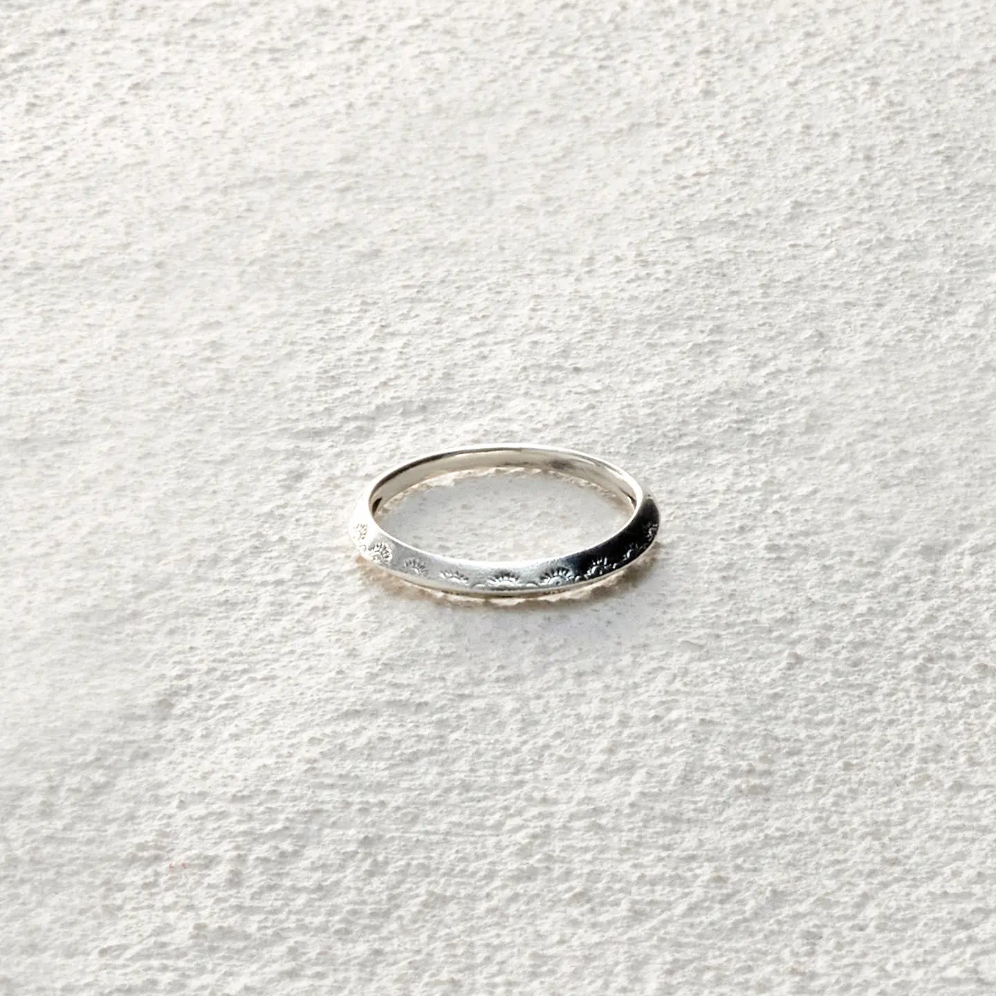 ensage-tokyo-soft-totem-ring-style-3-925-sterling-silver-ethnic-pattern-engraving-2mm