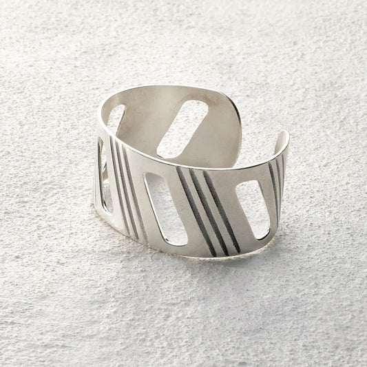 ensage-tokyo-wind-trace-cuff-925-sterling-silver-geometric-cutouts-vertical-grooves-wide-bracelet
